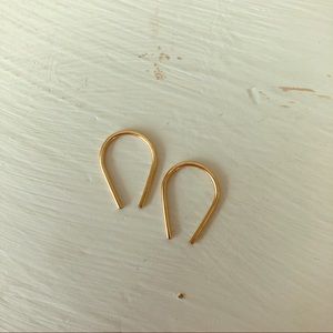 Hello Adorn horseshoe earrings